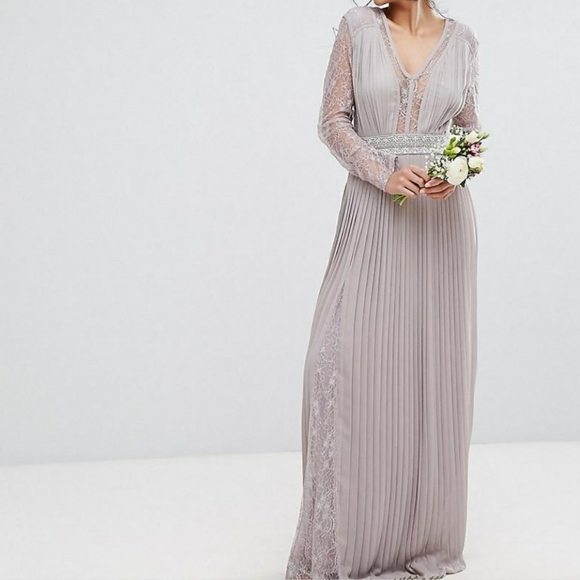 Tall Pleated Maxi Dress With Long Sleeves and Lace - Picture 3 of 4